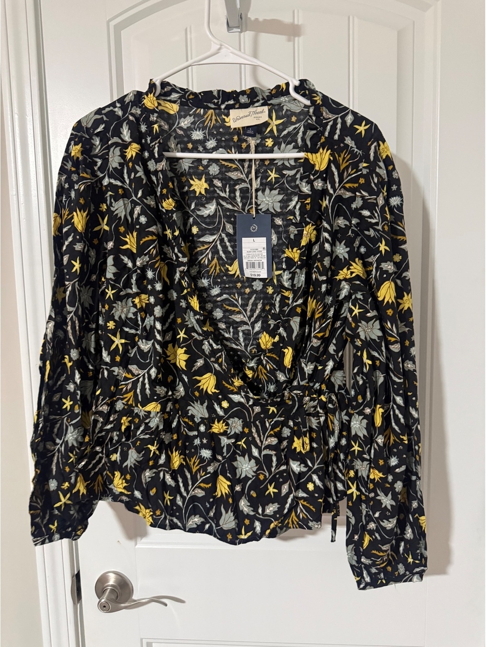 Universal Thread Black Floral Long Sleeve Blouse, Size Large
